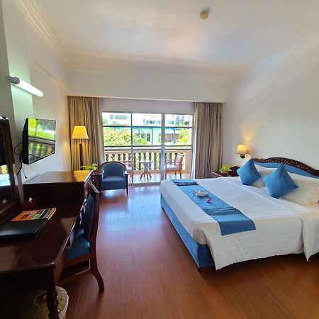 Somadevi Angkor Premium Hotel Siem Reap Buitenkant foto