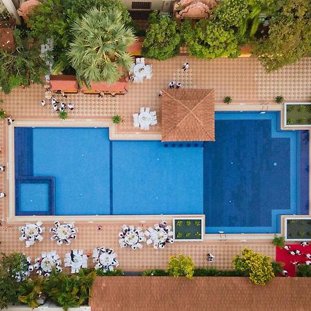 Somadevi Angkor Premium Hotel Siem Reap Buitenkant foto