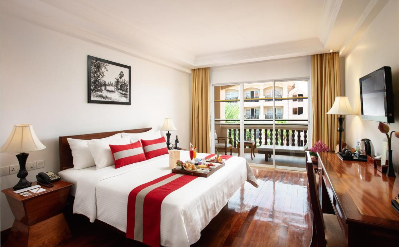 Somadevi Angkor Premium Hotel Siem Reap Buitenkant foto