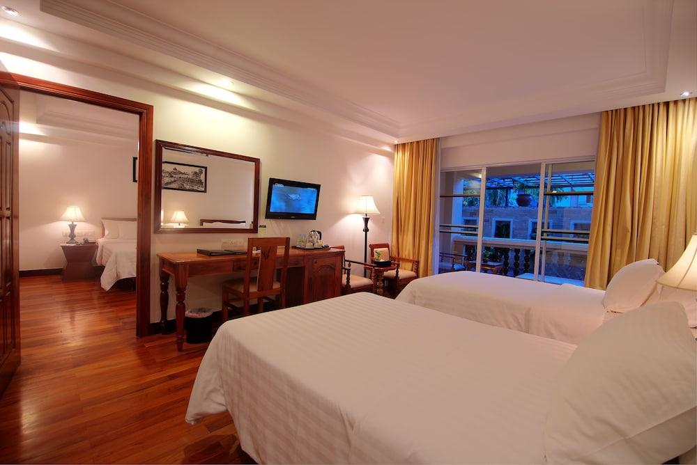Somadevi Angkor Premium Hotel Siem Reap Buitenkant foto