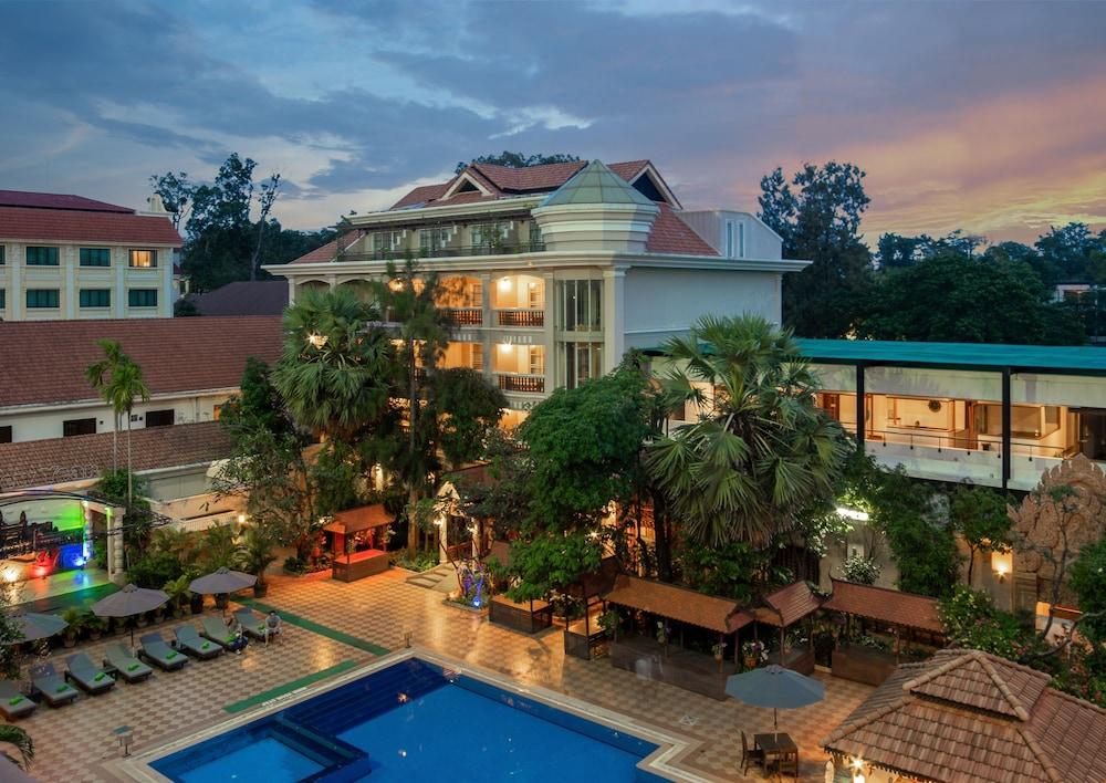 Somadevi Angkor Premium Hotel Siem Reap Buitenkant foto