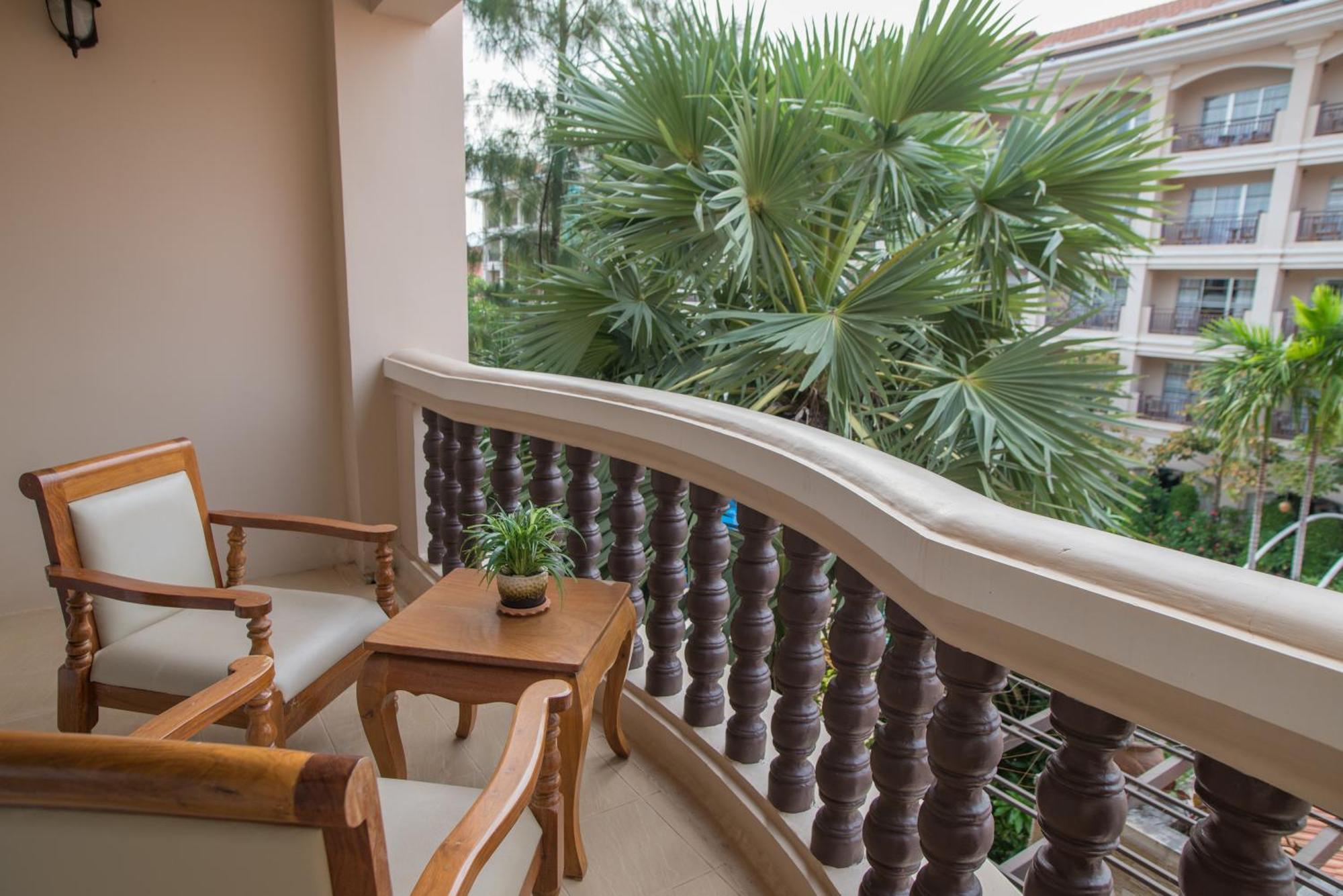 Somadevi Angkor Premium Hotel Siem Reap Buitenkant foto