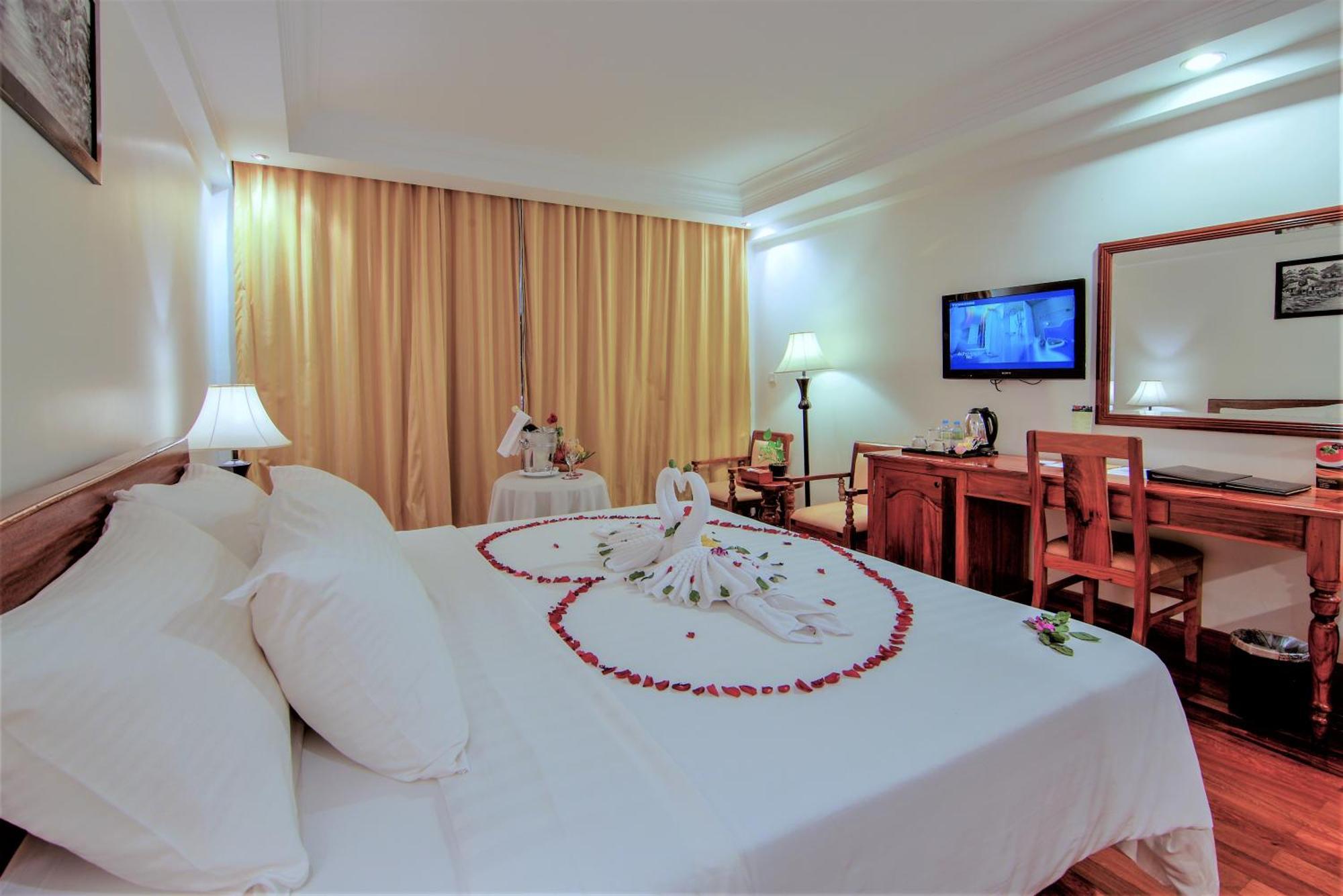 Somadevi Angkor Premium Hotel Siem Reap Buitenkant foto