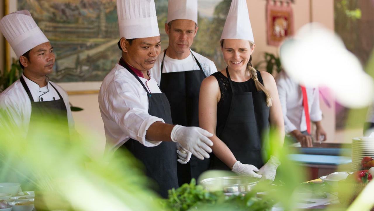 Somadevi Angkor Premium Hotel Siem Reap Buitenkant foto