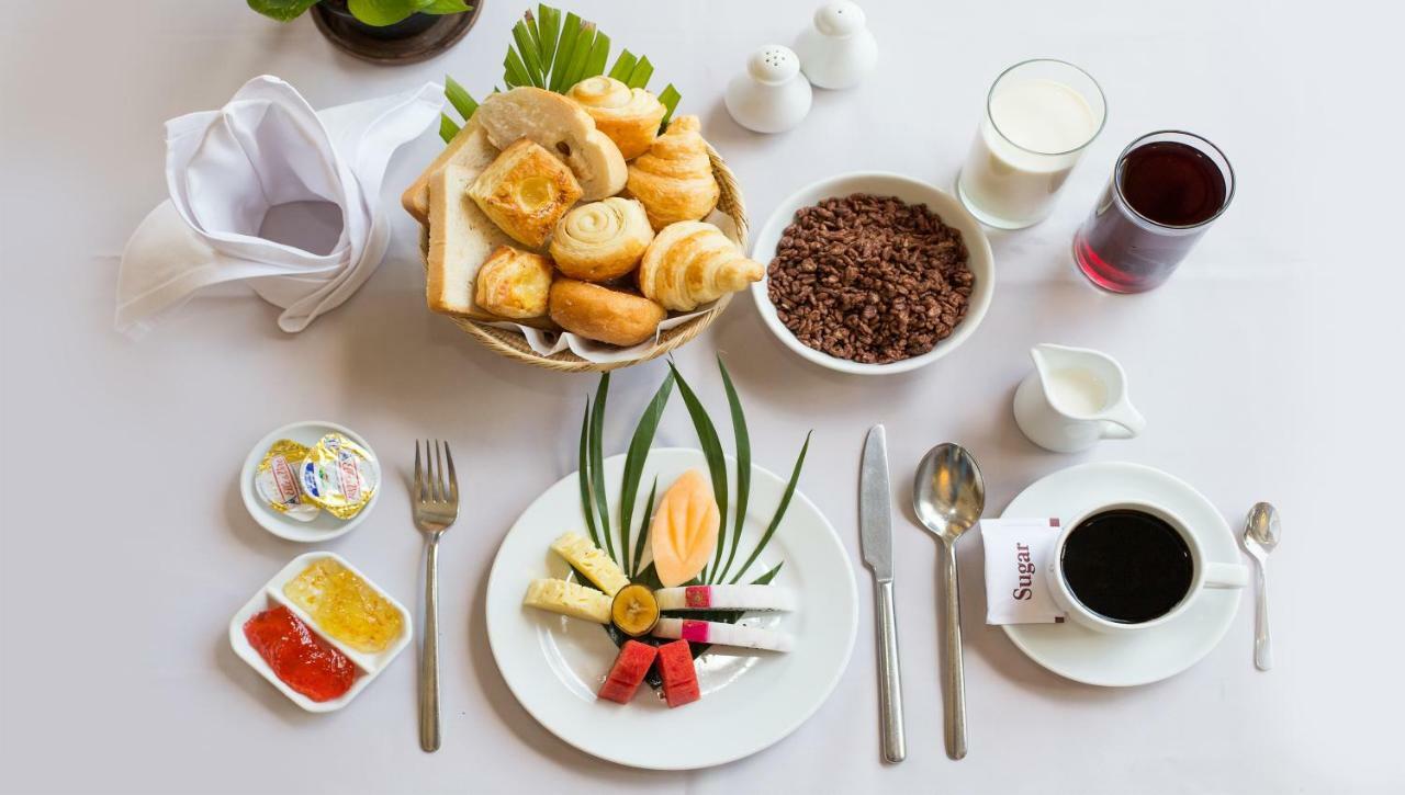 Somadevi Angkor Premium Hotel Siem Reap Buitenkant foto